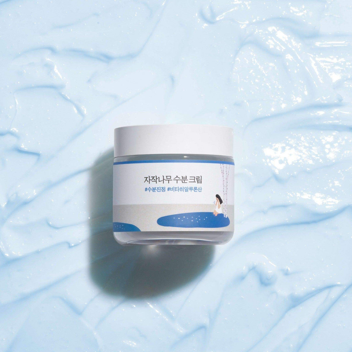 Round Lab Birch Juice Moisturizing Cream på krämtextur som visar den återfuktande kapselkrämen.