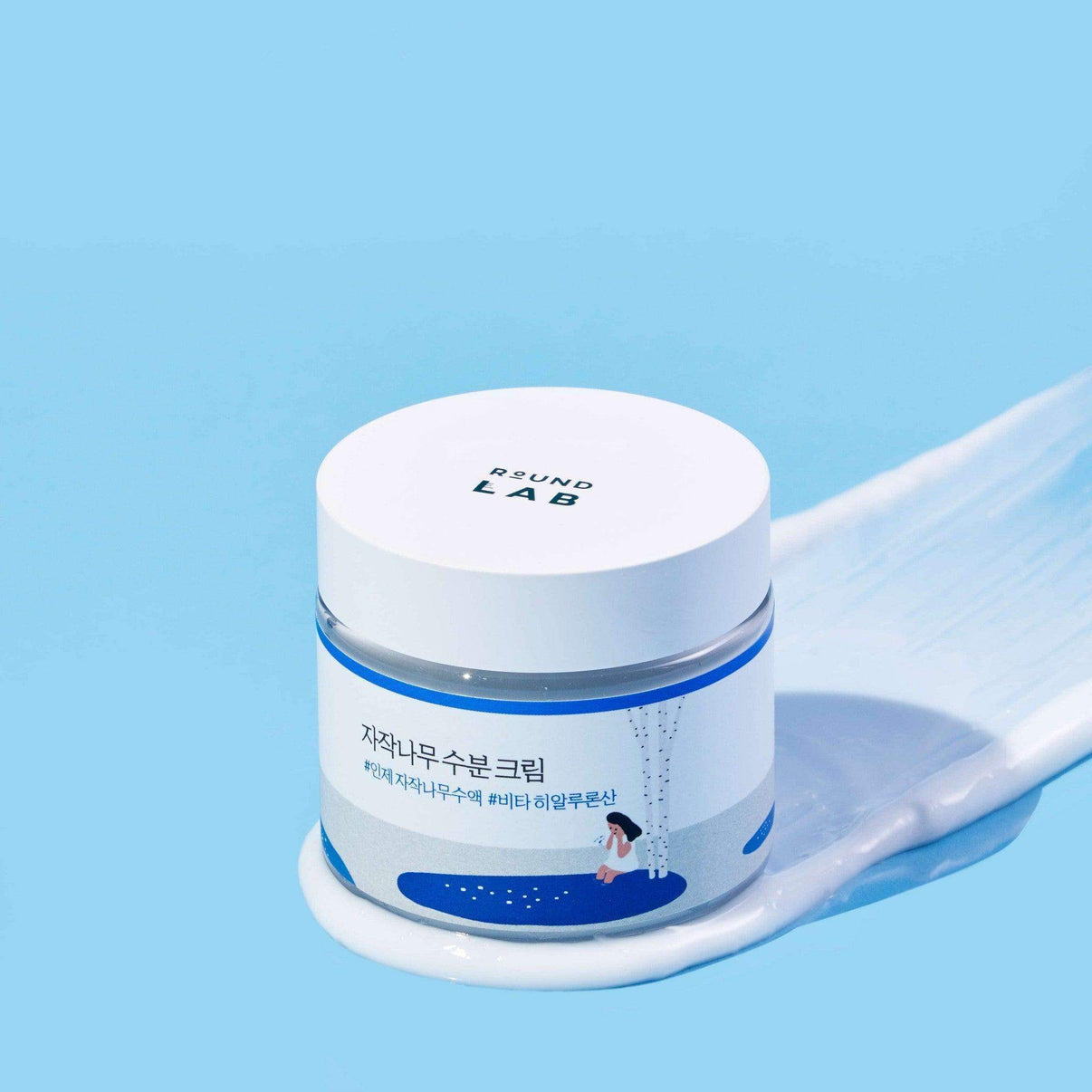 Round Lab Birch Juice Moisturizing Cream med lätt gelkrämstextur som absorberas snabbt utan att kännas kladdig.
